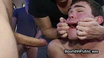 Рыжая девушка сделала мужчине глубокий горловой отсос члена и занялась с ним анально-вагинальным поревом на деревянном полу